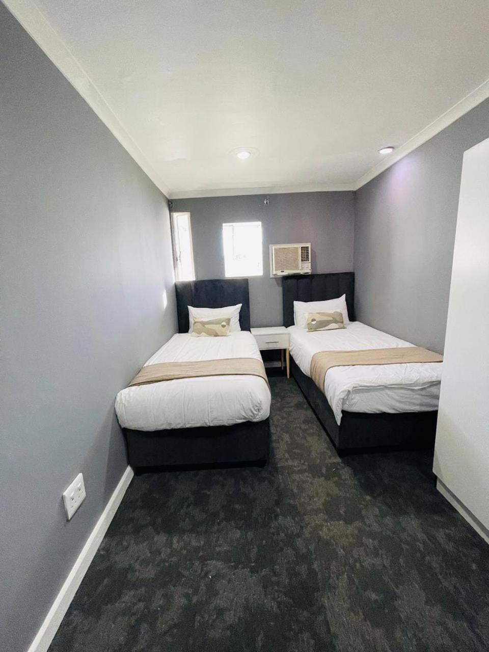 Parow City -Star Legend Lodge Кейптаун Екстериор снимка
